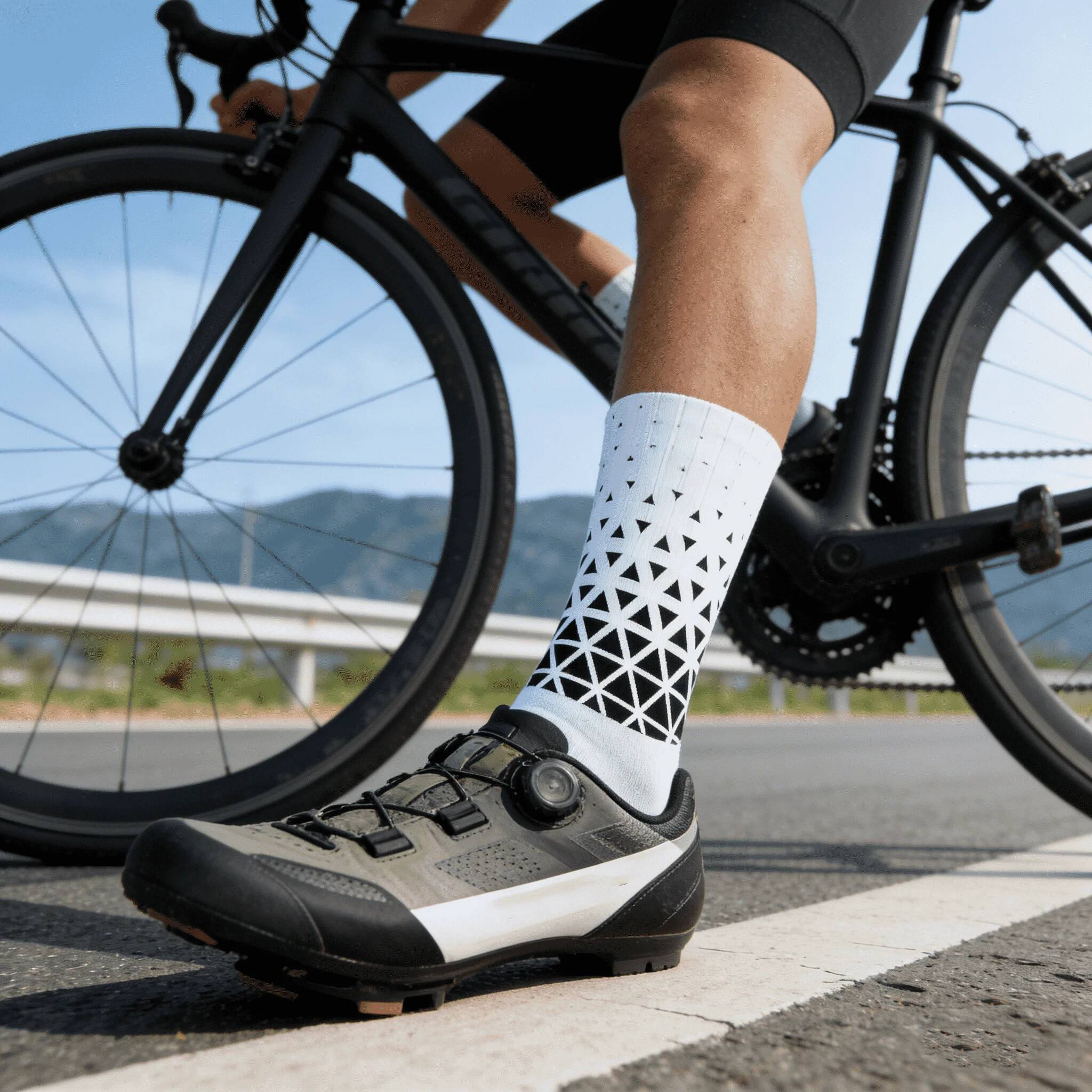 2026年プロ仕様滑り止めサイクリングソックス 吸汗性・滑り - Cycling Gear Men のレビューと価格